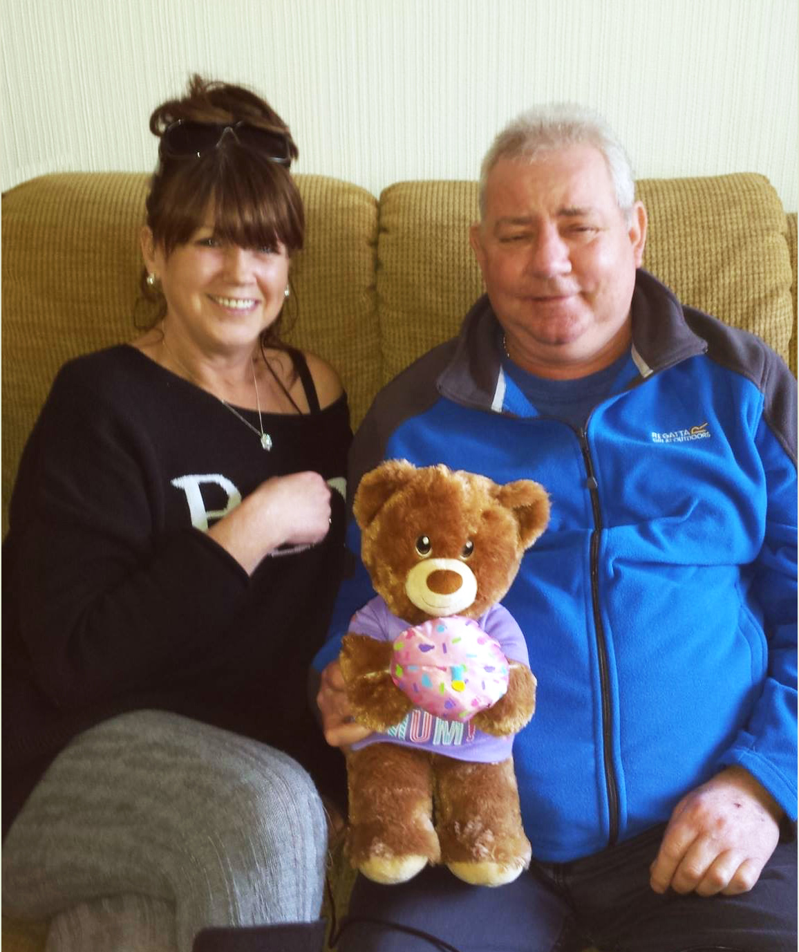Den, the recipient of Jack's heart, gives Dona a teddy bear with the recording of Jack's heartbeat inside.