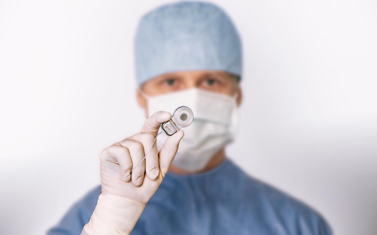 How do cochlear implants work?