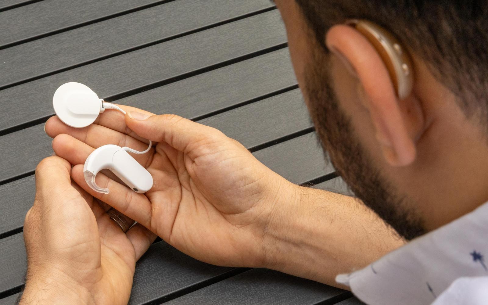 Cochlear implant and hearing aid