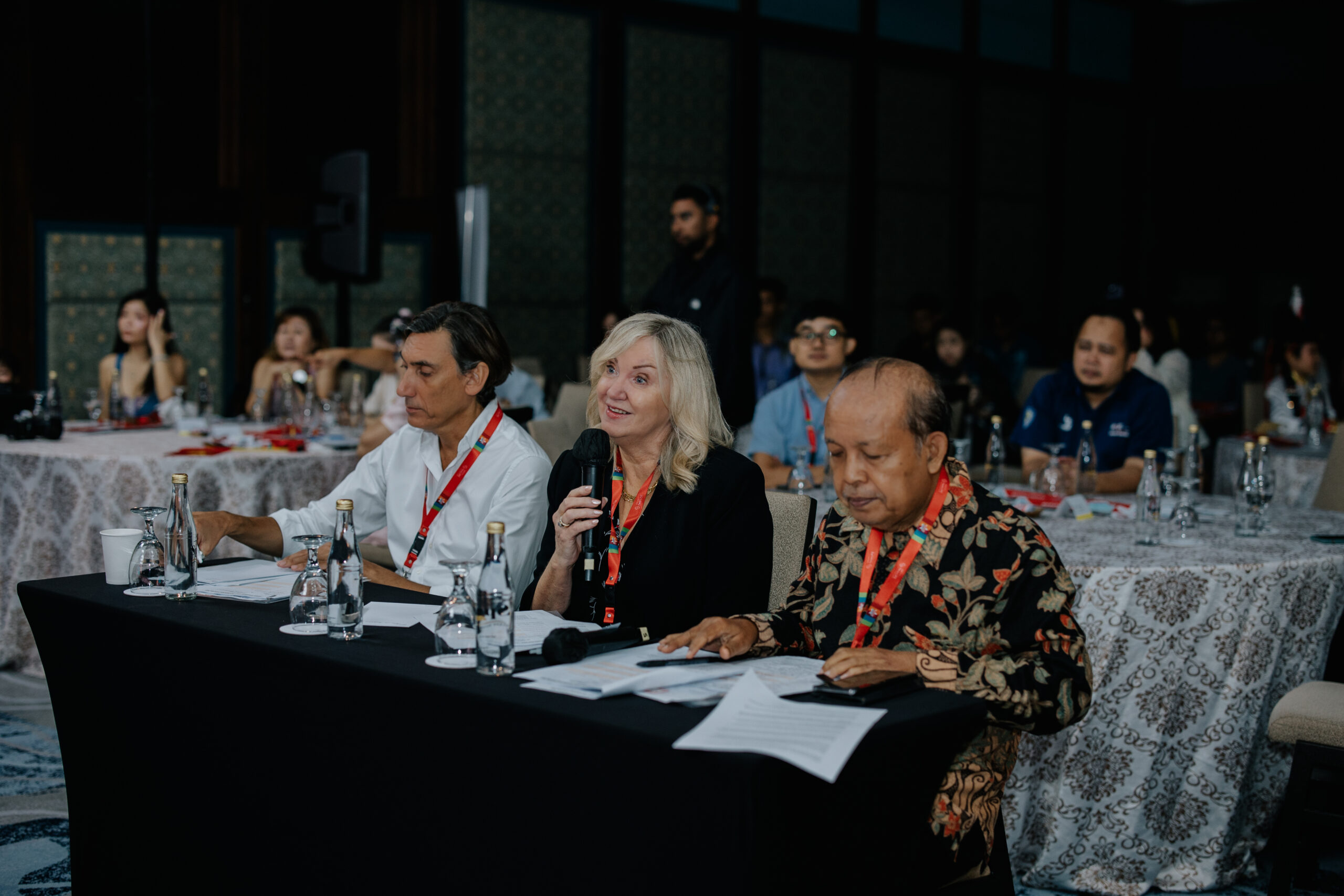 MED-EL hearLIFE Superstar 2