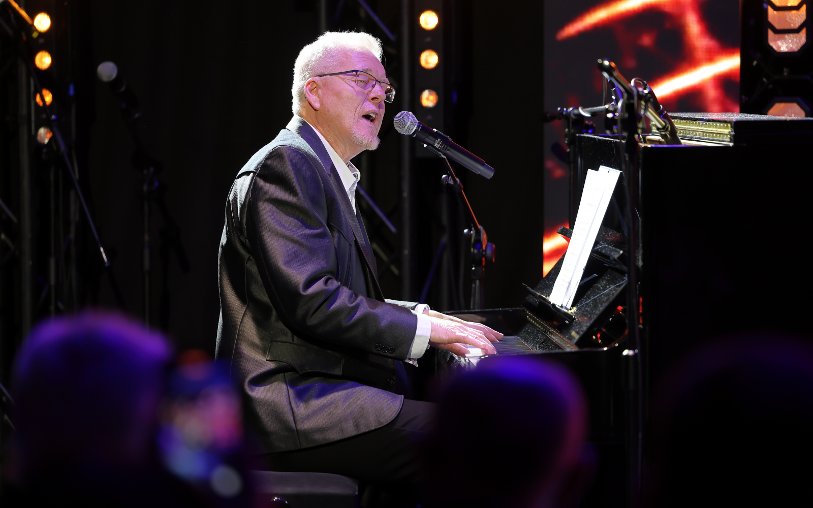 CI user Stephen Kiely performing at Beats of Cochlea 2025